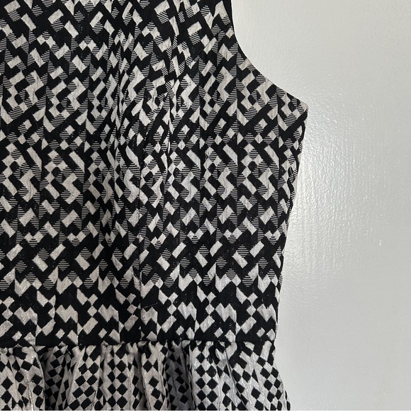 Cynthia Rowley Fit and Flare Metallic Silver Black Dress Size 10 - Picture 2 of 6